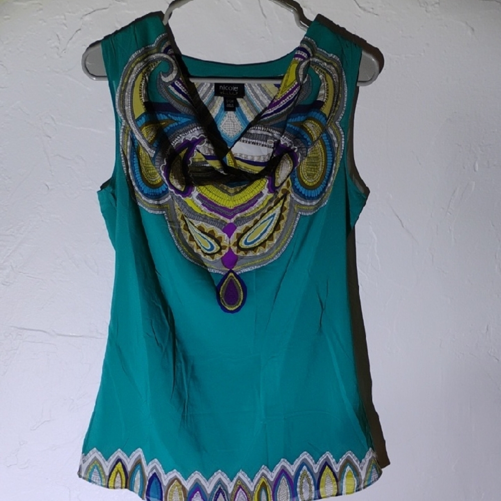 Nicole Green and Blue Sleeveless Graphic Blouse